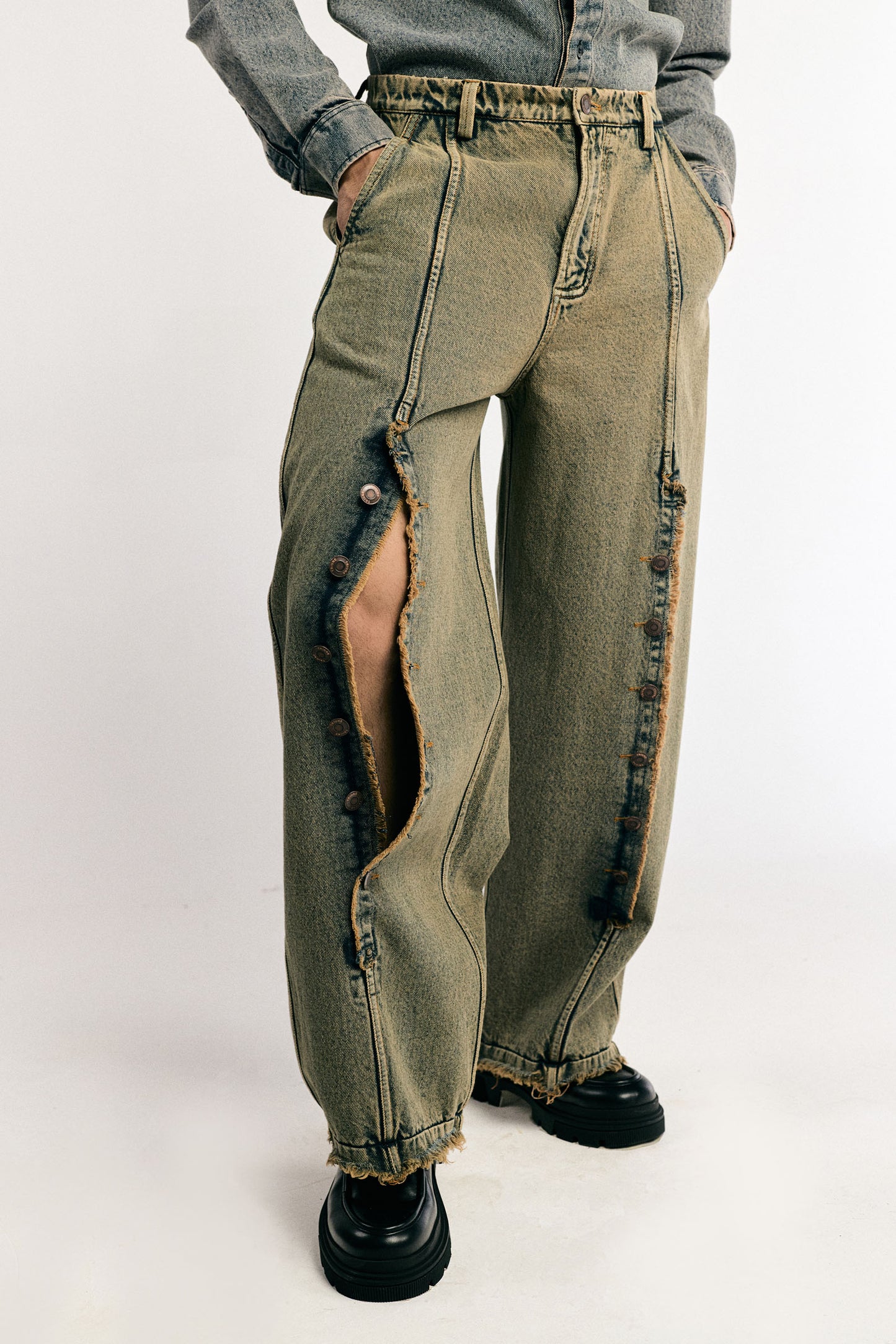 Slashing Denim Pants